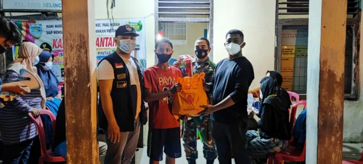 PPKM Level 4 diterapkan, Payo Selincah Gas pembagian 406 paket sembako kemasyarakat