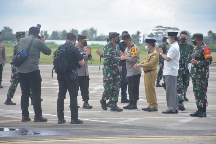 Vaksinasi Jambi Kedatangan Panglima TNI dan Kapolri Meninjau Alat Silacak
