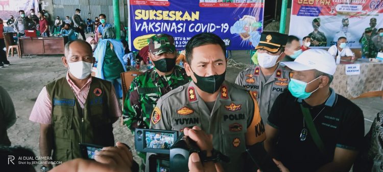 Kapolres Muaro Jambi AKBP Yuyan Monitoring Vaksinasi Kawasan Desa Tangkit Lama