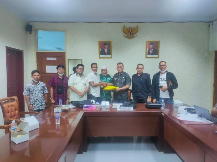 Serobot Lahan Milik Petani : Masyarakat Desa Penapalan Laporkan PT. Tebo Indah Ke Pansus Konflik Lahan
