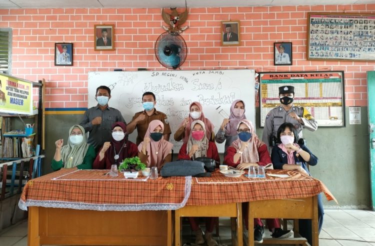 SDN 189 KOTA JAMBI BERSAMA PUSKESMAS PAKUAN BARU SUKSES LAKSANAKAN VAKSINASI ANAK USIA 6-11 TAHUN