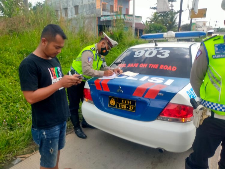 Kanit Turjawali Pimpin Razia Rutin dijalan Lintas Jambi – Muaro Bulian
