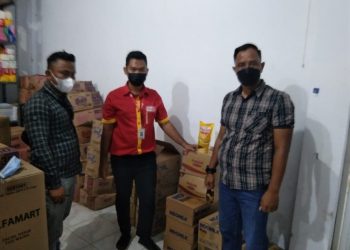 Antisipasi Kelangkaan Minyak Goreng Kanit Reskrim Polsek Sungai Bahar Sidak Kesemua Toko Sembako