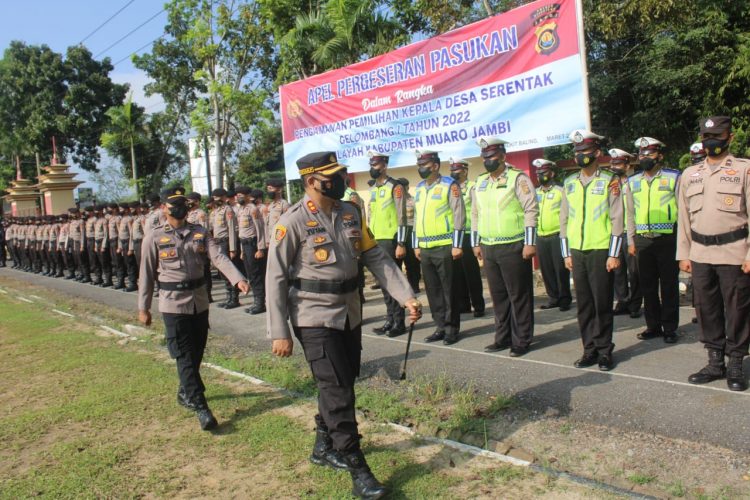 Amankan Pilkades Kapolres Muaro Jambi AKBP Yuyan Turunkan Ratusan Personil Polres Muaro Jambi Dan Brimob