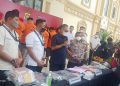 Direktorat Reskrimsus Polda Jambi Amankan Lima Orang Tsk Peti Uang Tunai Puluhan Juta