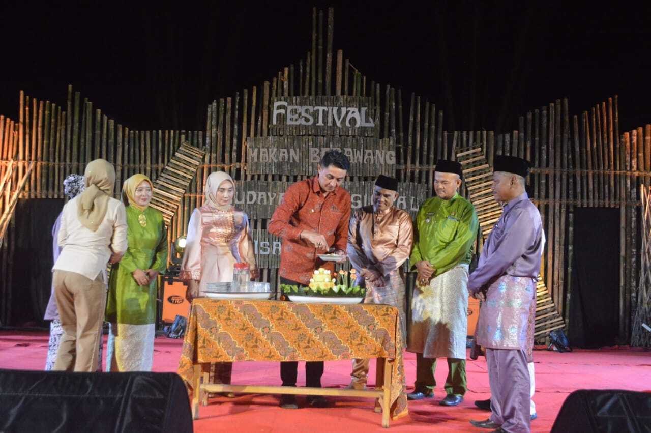 Festival Makan Merawang Budaya Tradisional Dalam Rangka Hari Ulang Tahun Wisata Lubuk Snanit