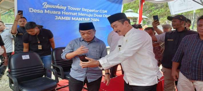 Gubernur Al Haris Serahkan Bantuan Ambulance Untuk RS. DKT Kerinci