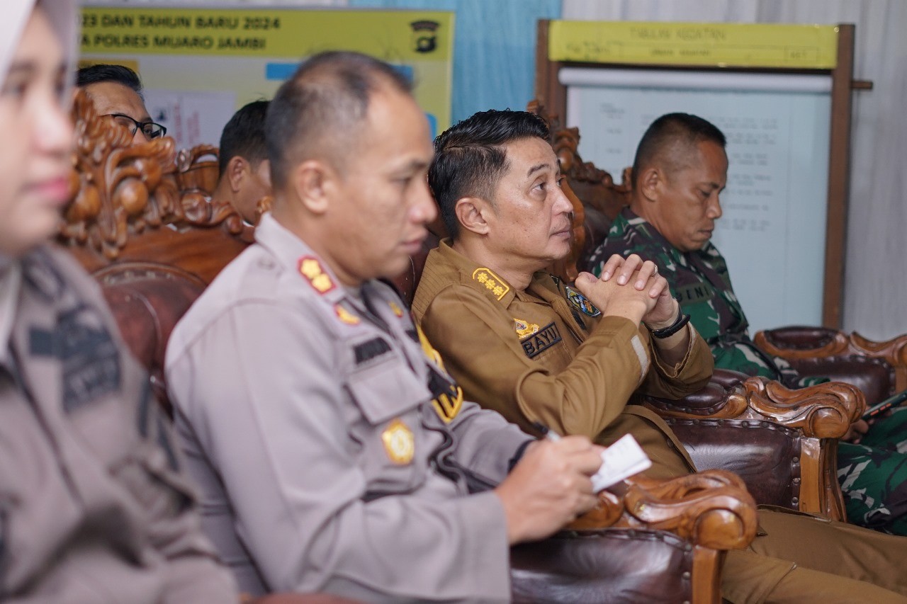 Zoom Meeting Ops Lilin 2023 dalam Rangka Pengamanan Natal 2023 dan Tahun Baru 2024