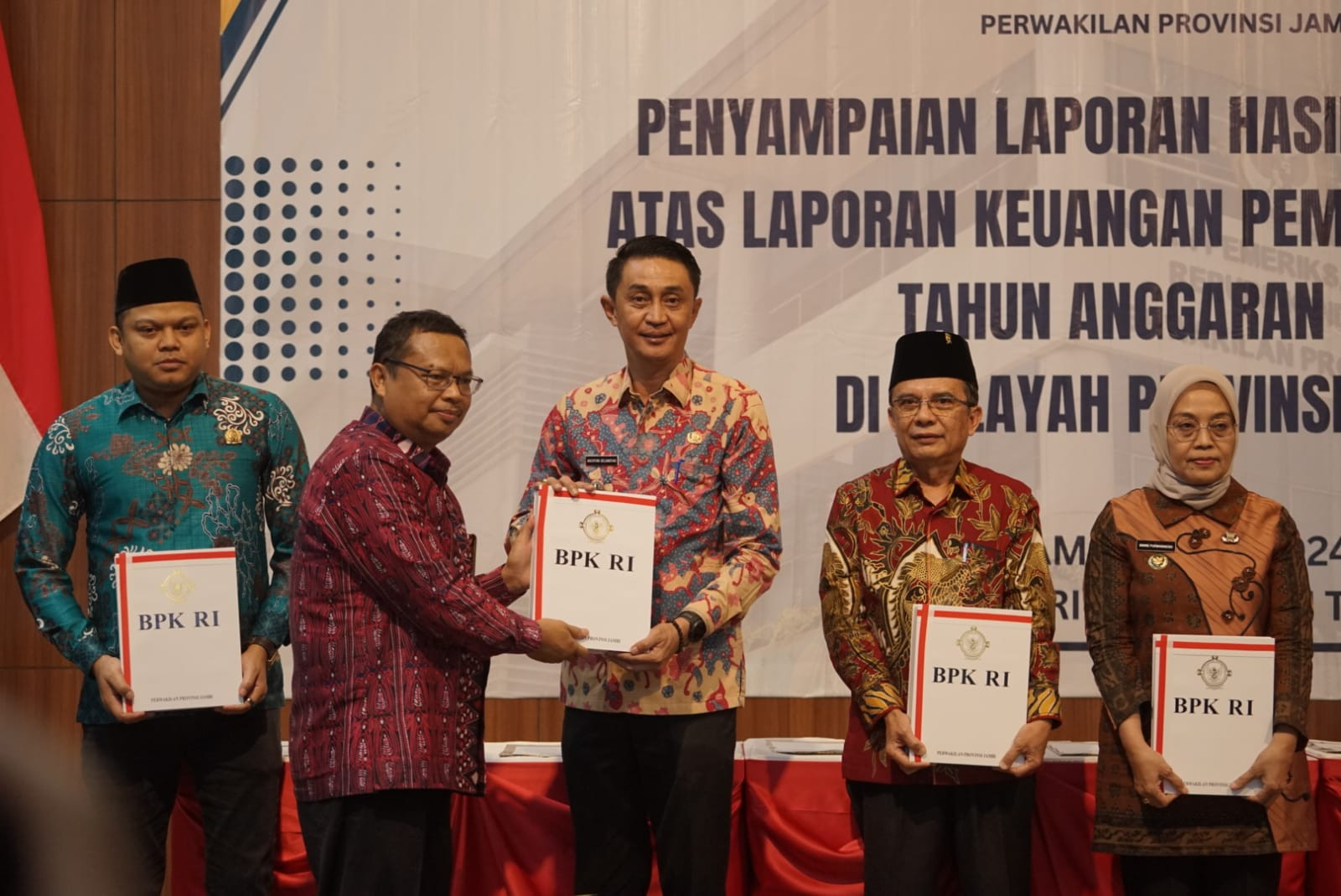 Dibawah Kepemimpinan Bachyuni Deliansyah, SH., MH Pemkab Muaro Jambi Kembali Meraih Opini WTP