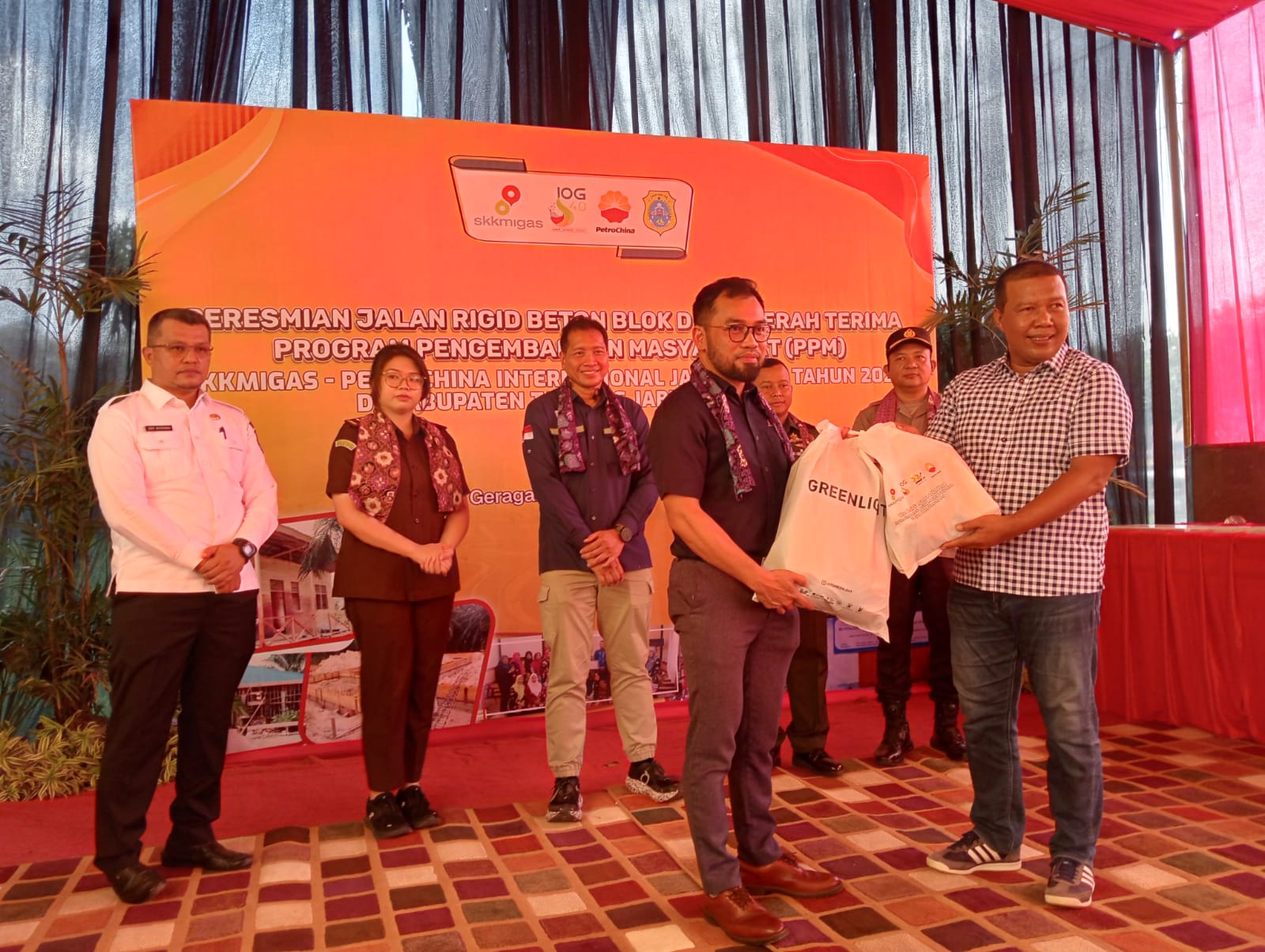 SKK Migas PetroChina Serahkan 18 Program Pengembangan Masyarakat ke Pemerintah Daerah Kabupaten Tanjab Timur