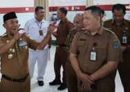 Photo : PJ Bupati Merangin Jangcik Mohza Bersama Direktur RSD Kol Abundjani Bangko dr. Irwan Kurniawan Beserta Staf Dalam Meninjau Pelayanan RSD Kabupaten Merangin.
