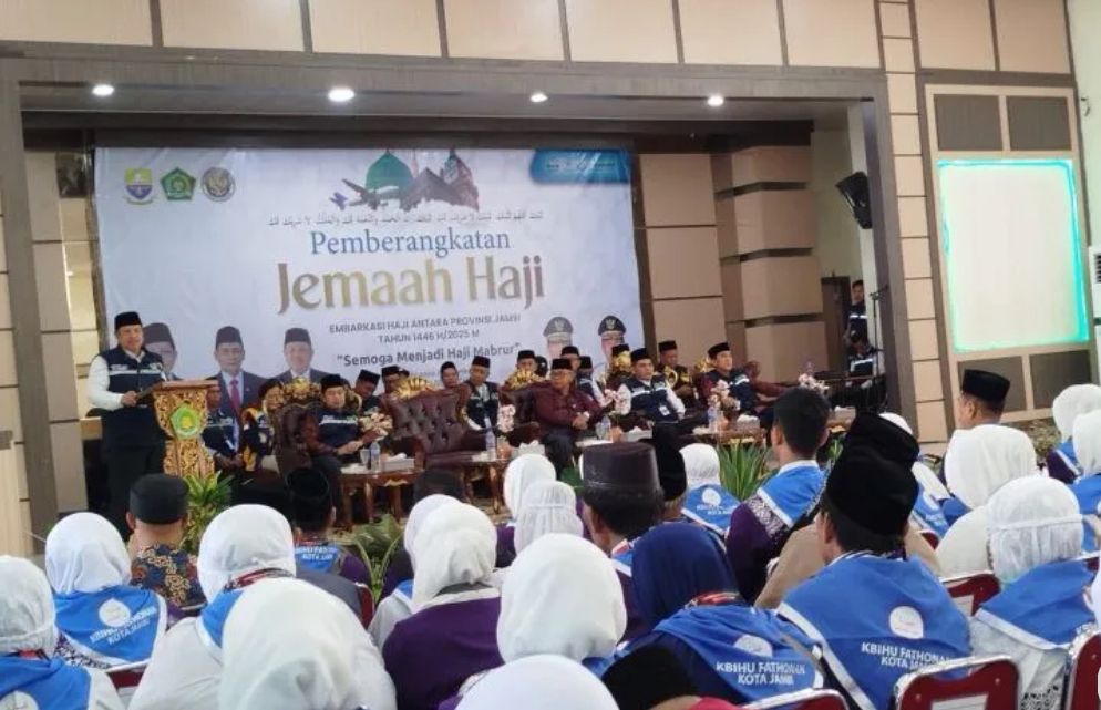 Ratusan Jamaah Calon Haji Jambi Dari Kloter 14 Diberangkatkan ke Tanah Suci