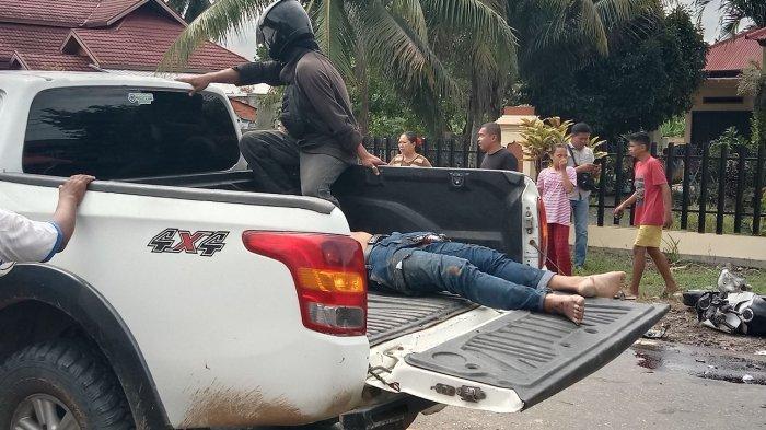 Lakalantas di Dekat Perumahan BTN Puri Kencana, Pengendara Motor Tak Sadarkan Diri