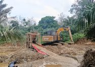Berkedok Galian C, Satu Unit Alat Excavator Disinyalir Milik Tekun, Juga Digunakan Bermain PETI Di Tabir.