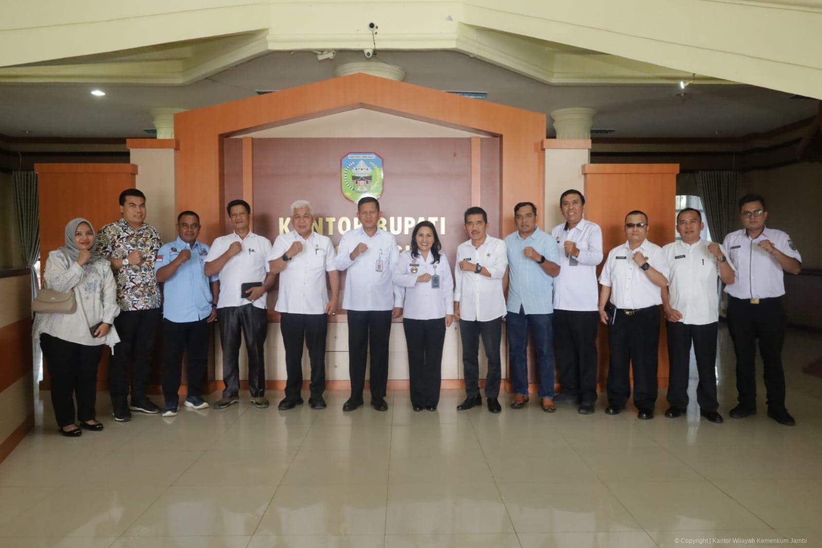 Kanwil Kemenkum Jambi dan Kanwil Kemenham Jambi Tandatangani MoU dan Perjanjian Penggunaan Sementara BMN