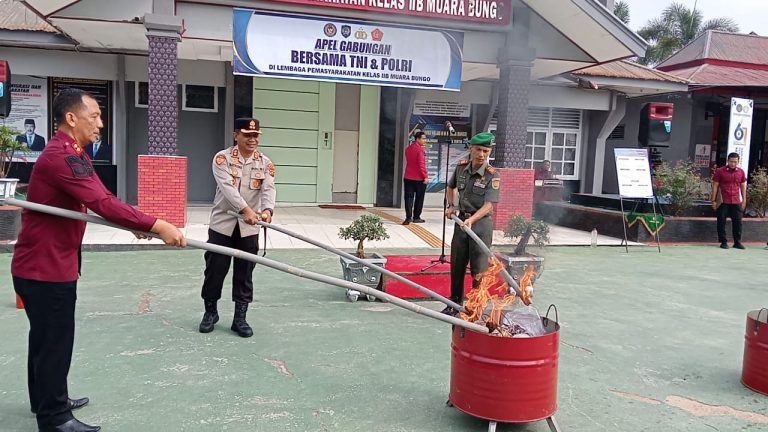Lapas Kelas II B Muara Bungo Musnahkan 34 Hp Hasil Razia Petugas