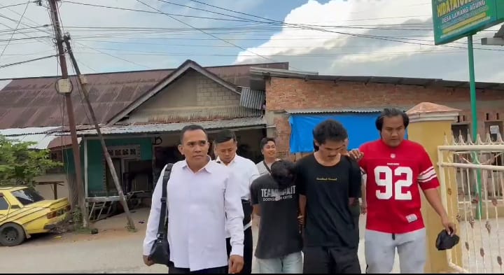 Satu Unit Rumah dan Ruko di Pasar Kuwatik Kuala Tungkal Ambruk