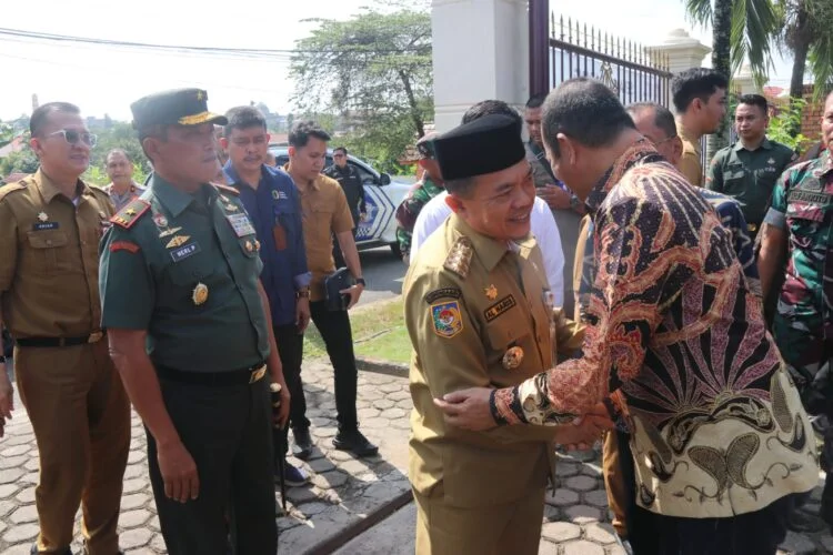 Gubernur Al Haris Dorong Pengusaha Percepat Pembangunan SPPG