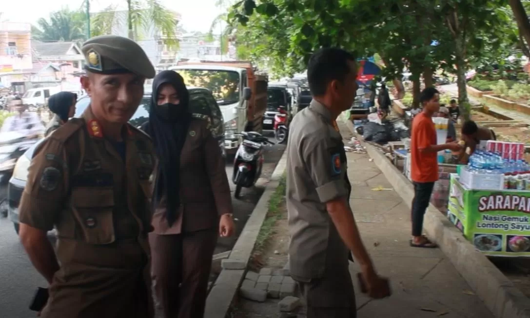 Langgar Aturan Perda, Satpol PP Bungo Mulai Tertibkan PKL di Sejumlah Kawasan