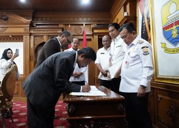 Gubernur Al Haris Tetapkan Direksi Baru PT JII, Dorong Percepatan PI 10 Persen untuk Tambah PAD