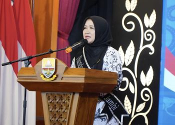 Hj. Hesti Haris: Ibunda Guru Pilar Moral Pendidikan Holistik di Provinsi Jambi