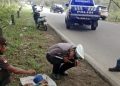 Lansia Tanpa Identitas Ditemukan Meninggal di Pinggir Jalan Kawasan Zona V PT WKS