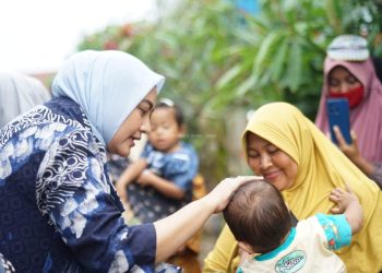 Ketua Tim Penggerak Pemberdayaan Kesejahteraan Keluarga (TP-PKK) Kabupaten Muaro Jambi, Ririn Novianty, Melakukan Kunjungan Kerja ke Desa Sebapo