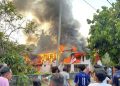 Ditinggal Keluar Nonton Bola di Lapangan, 1 Unit Rumah di Jujuhan Hangus Terbakar