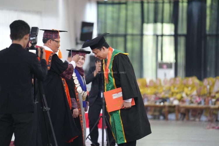 Sekda Muaro Jambi H. Budhi Hartono S. Sos., MT Ikut Kegiatan Donor Darah dalam Rangka Memperingati Hari Lahir Kejaksaan Republik Indonesia ke-80 Tahun 2025