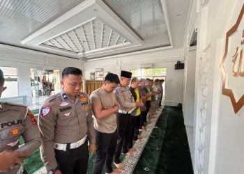 Polres Kerinci Shalat Gaib untuk Korban Ojol Terlindas Mobil Brimob di Jakarta