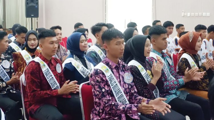 Puting Beliung Disertai Hujan Es Terjang Kuala Tungkal, Atap Rumah Warga Rusak