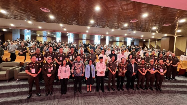 Memperingati Hari Lahir Kejaksaan RI Ke 80, Kajati Jambi Dr. Hermon Dekristo Jadi Keynote Speaker