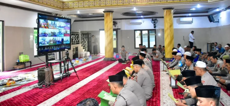 Polda Jambi Gelar Khotmil Al-Qur’an, Wakapolda Tekankan Pentingnya Istiqomah Membaca Kitab Suci