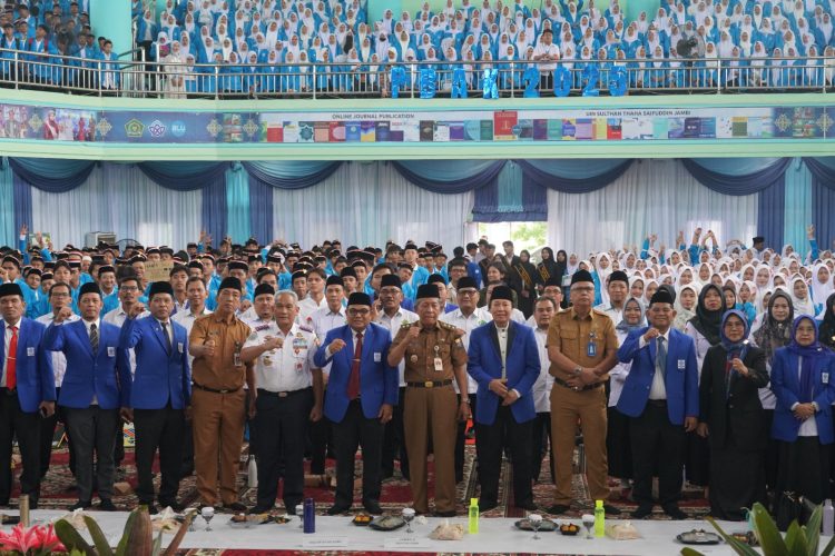 UIN STS Jambi Resmi Buka PBAK 2025 dengan Semangat “Harmony in Love”