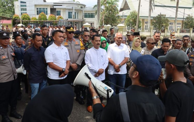 Wujudkan Kamtibmas Aman dan Kondusif, Polres Muaro Jambi Gelar Patroli Gabungan Bersama TNI