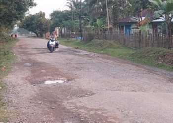 Jelang Hari Lalu Lintas Bhayangkara ke-70, Satlantas Polresta Batanghari Bagikan 100 Segitiga Pengaman ke Pengemudi