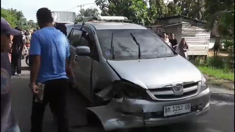 Kecelakaan Beruntun di Muaro Jambi, Mobil Minibus Tabrak Ambulance Milik Dinsos