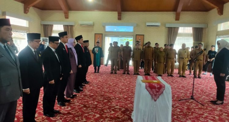 Bupati Tanjab Timur Lantik 8 Pejabat Hasil Seleksi Terbuka JPT