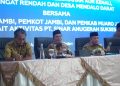 Wakil Bupati Muaro Jambi, Junaidi H. Mahir, Didampingi Sekretaris Daerah Kabupaten Muaro Jambi, H. Budhi Hartono, Menghadiri Silaturahmi dan Audiensi Perwakilan Warga Kelurahan Aur Duri Kenali