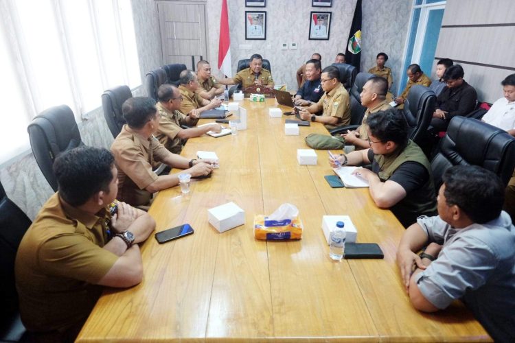 Sekda Muaro Jambi, H. Budhi Hartono, S.Sos., MT., Menyambut Kunjungan Tim Penilai Adipura Wilayah Provinsi Jambi dan Tim Pembina Pengelolaan Sampah Kementerian Lingkungan Hidup di Kab. Muaro Jambi