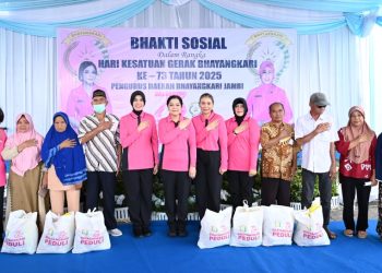 Sambut HKGB ke-73 Tahun 2025, Ketua Bhayangkari Daerah Jambi Bagikan 200 Paket Sembako