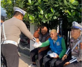 Jum’at Berkah Ditlantas Polda Jambi Bagikan Sarapan untuk Masyarakat