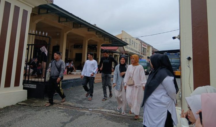 Membludak..! Ribuan PPPK Paruh Waktu Banjiri Polres Merangin Urus SKCK.