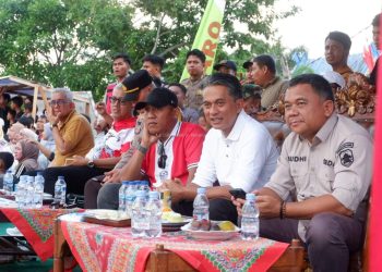 Wakil Bupati Muaro Jambi Beserta Sekda Hadir Langsung Menyaksikan Pertandingan Sekaligus Menyerahkan Piala, Medali, dan Hadiah Kepada Para Pemenang