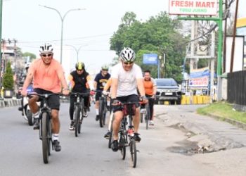 Pantau Situasi Kamtibmas Kapolda Jambi Gowes Bareng Bersama PJU Polda Jambi