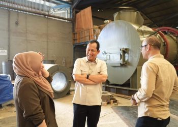Bupati Muaro Jambi, Dr. Bambang Bayu Suseno, SP. MM. M.Si Mengujungi PT Cahaya Mas Cemerlang dalam Memaparkan Teknologi Incinerator Domestik, Alat Pengolahan Sampah Rumah Tangga dan Pasar