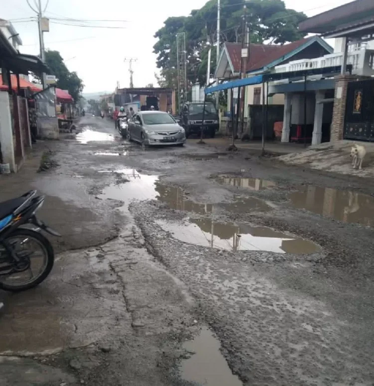 Tak Kunjung Diperbaiki, Masyarakat Kabupaten Kerinci Kecewa dan Desak Pemprov Jambi Perbaiki Jalan Provinsi