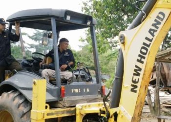 Satlantas Polres Muaro Jambi Tertibkan Antrian Truk Solar yang Ganggu Lalu Lintas