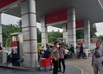 Polsek Kota Baru Gelar Patroli Dialogis di SPBU, Pastikan Distribusi BBM Aman dan Tepat Sasaran