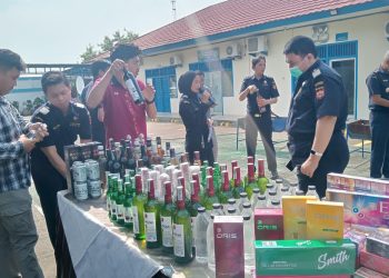 Miras dan Jutaan Batang Rokok Ilegal Senilai Rp 1,9 Miliar Dimusnahkan Bea Cukai Jambi